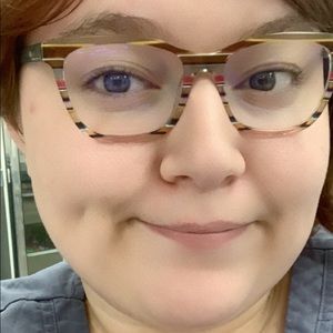 Meet your Posher, Crystal